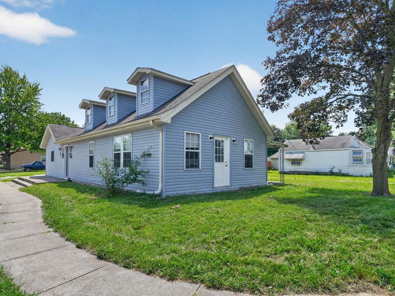 355 Woodlawn Avenue , Columbus, OH 43228 Photo 1