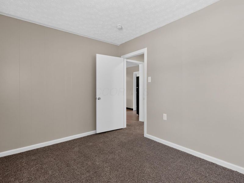 355 Woodlawn Avenue , Columbus, OH 43228 Photo 14