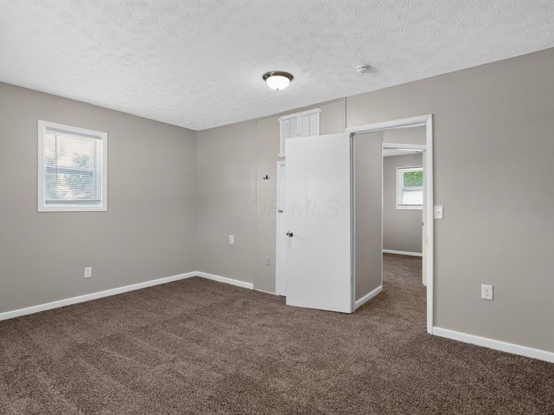 355 Woodlawn Avenue , Columbus, OH 43228 Photo 15