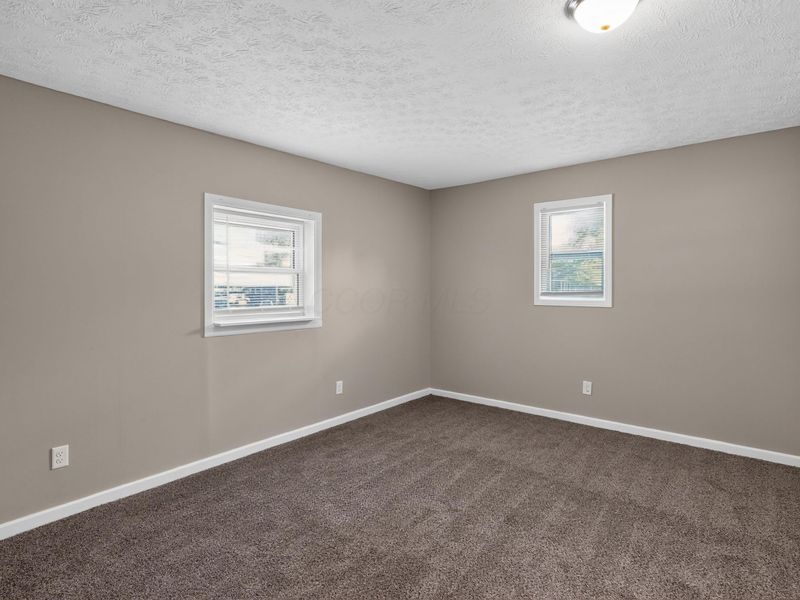 355 Woodlawn Avenue , Columbus, OH 43228 Photo 18