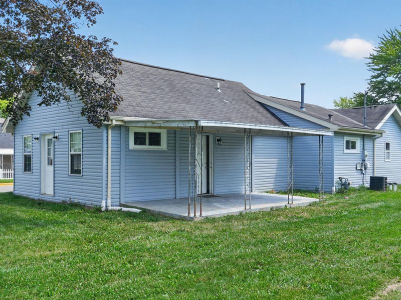 355 Woodlawn Avenue , Columbus, OH 43228 Photo 2