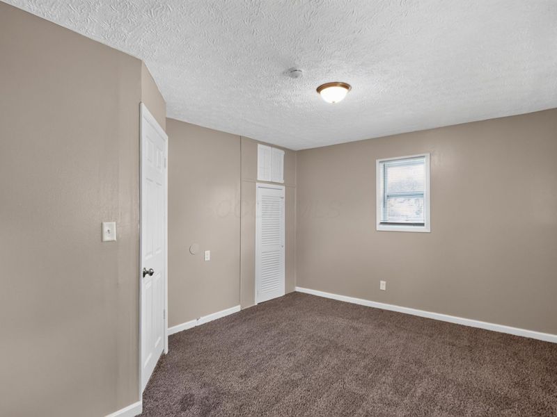 355 Woodlawn Avenue , Columbus, OH 43228 Photo 20