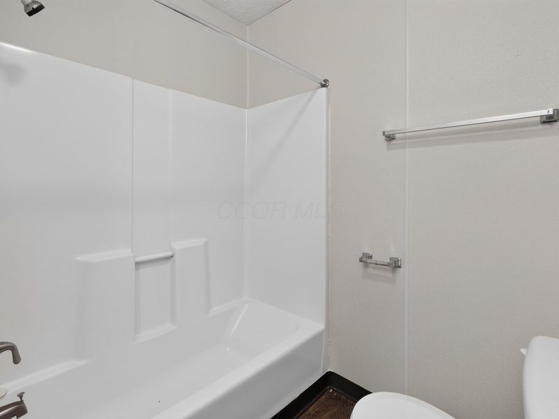 355 Woodlawn Avenue , Columbus, OH 43228 Photo 23