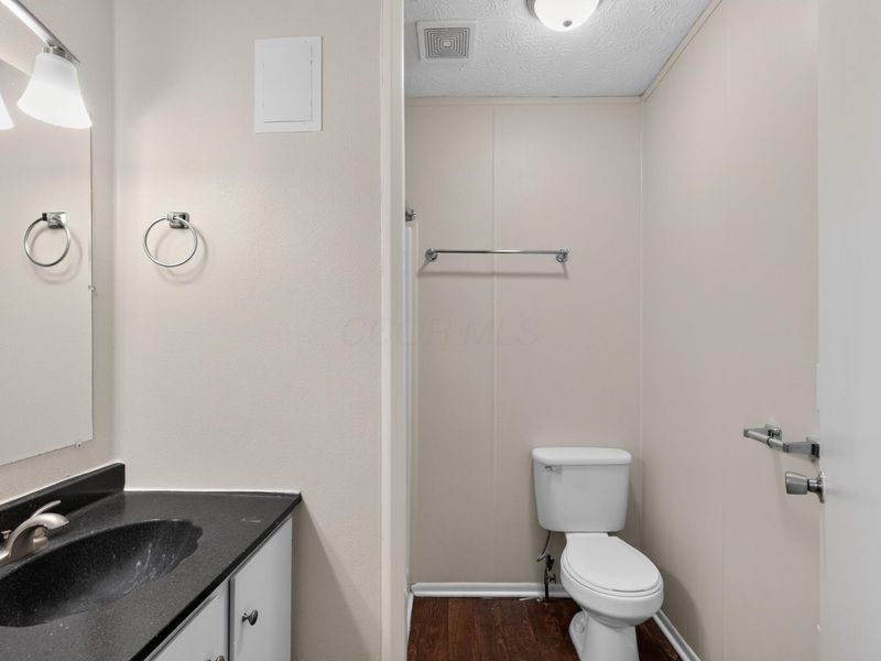355 Woodlawn Avenue , Columbus, OH 43228 Photo 25