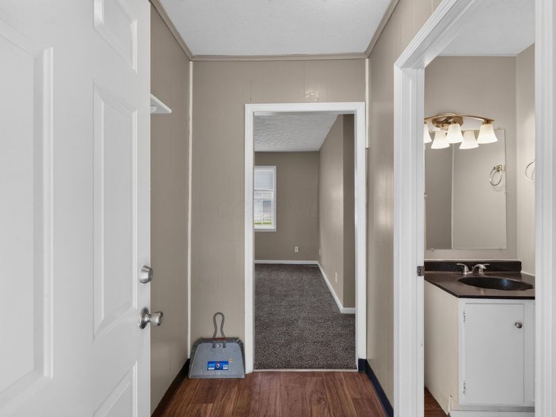 355 Woodlawn Avenue , Columbus, OH 43228 Photo 28