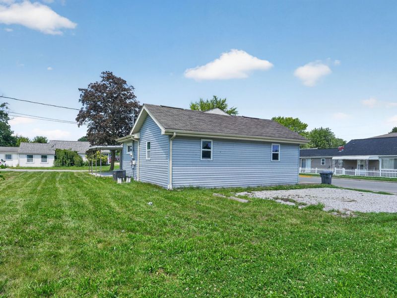 355 Woodlawn Avenue , Columbus, OH 43228 Photo 3