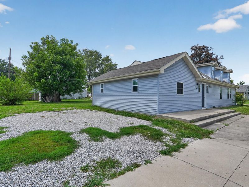 355 Woodlawn Avenue , Columbus, OH 43228 Photo 4