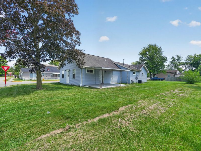 355 Woodlawn Avenue , Columbus, OH 43228 Photo 6