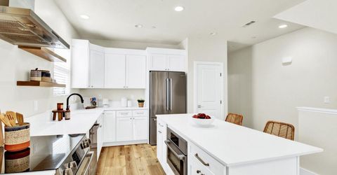 1513-1515 Eggplant Aly, Sacramento, CA 95814 Photo