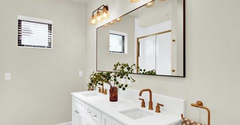 1513-1515 Eggplant Aly, Sacramento, CA 95814 Photo