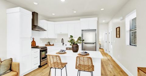 1513-1515 Eggplant Aly, Sacramento, CA 95814 Photo