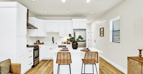 1513-1515 Eggplant Aly, Sacramento, CA 95814 Photo
