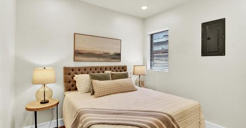 1513-1515 Eggplant Aly, Sacramento, CA 95814 Photo
