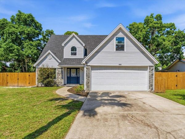 209 Seville Circle, Mary Esther, FL 32569