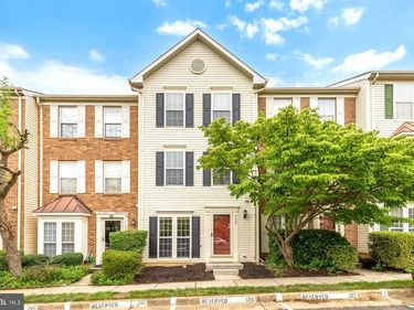 4284 WHEELED CAISSON SQUARE , FAIRFAX, VA 22033