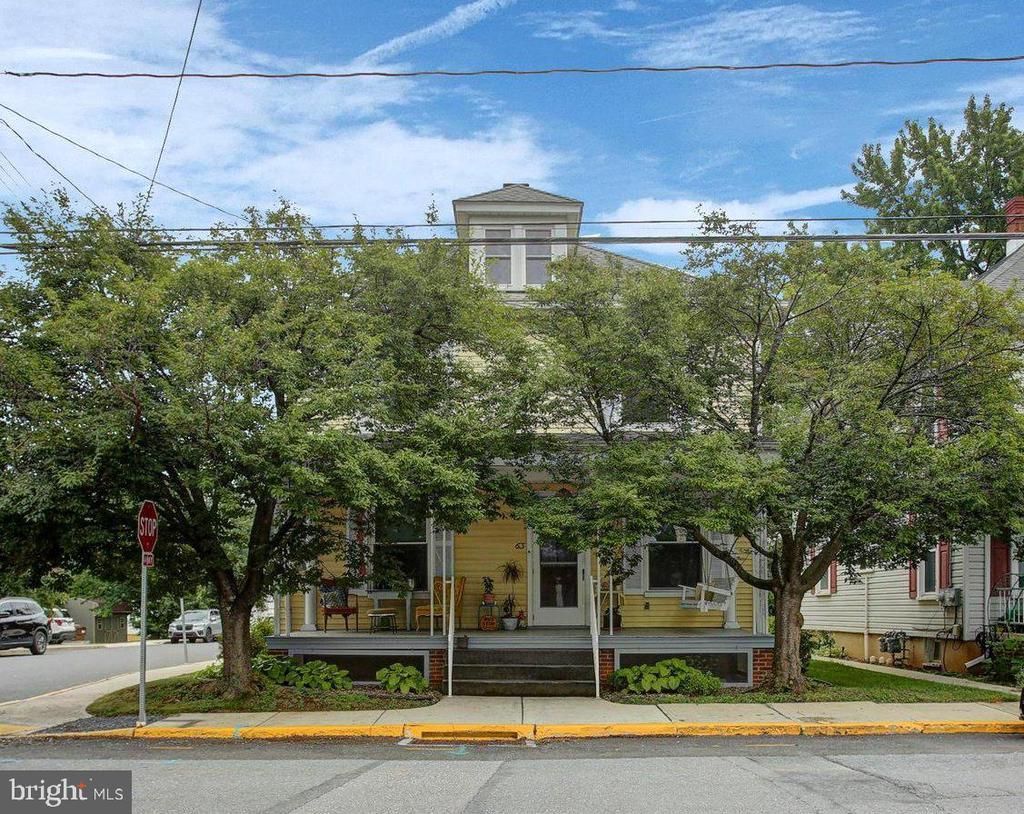 63 LINDEN AVENUE N, GREENCASTLE, PA 17225