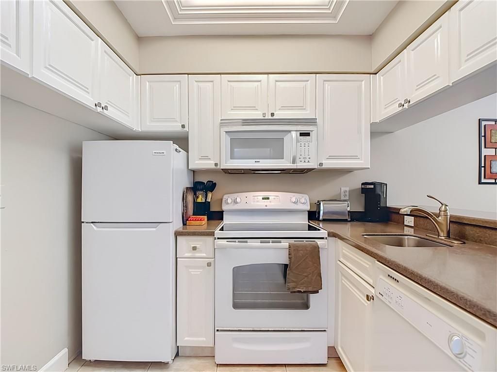 3323 Olympic Dr, Unit 716, Naples, FL 34105 Photo