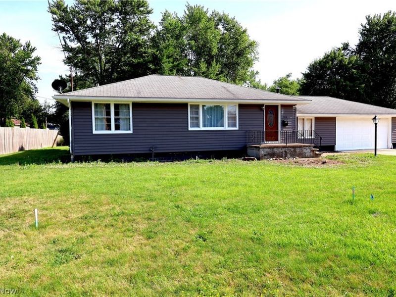 164 Sipple Avenue, Amherst, OH 44001 Photo 2