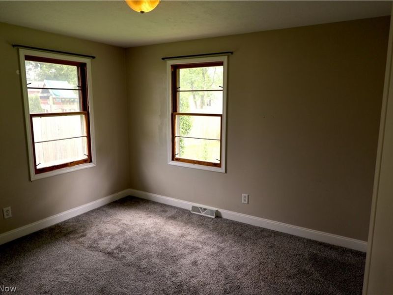 164 Sipple Avenue, Amherst, OH 44001 Photo 9