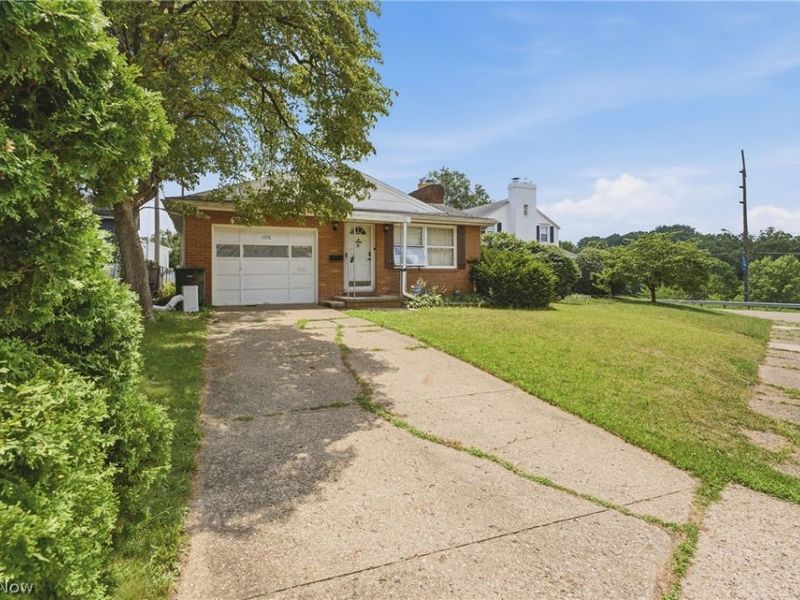 1538 Cottage Place NW, Canton, OH 44703 Photo 3