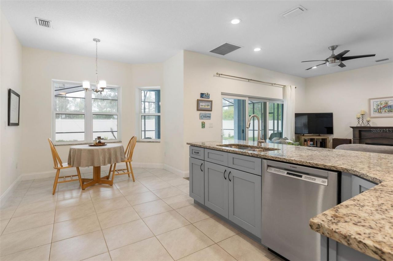 3 Leeds Place , Palm Coast, FL 32137 Photo