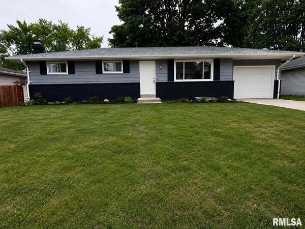 3202 W BIRKSHIRE Drive, Peoria, IL 61614