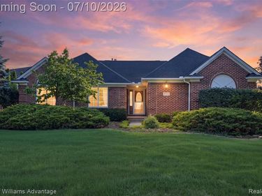 9722 Sunnywood Trail, Green Oak Twp, MI 48178