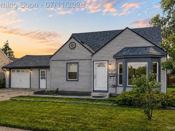 27860 Blum Street, Roseville, MI 48066