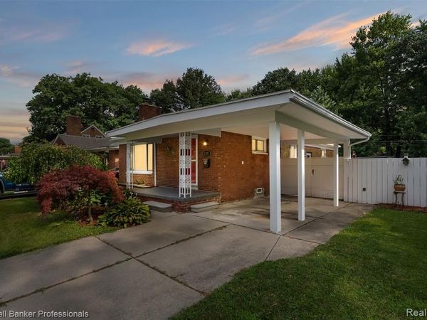 22101 Mauer Street, St. Clair Shores, MI 48080