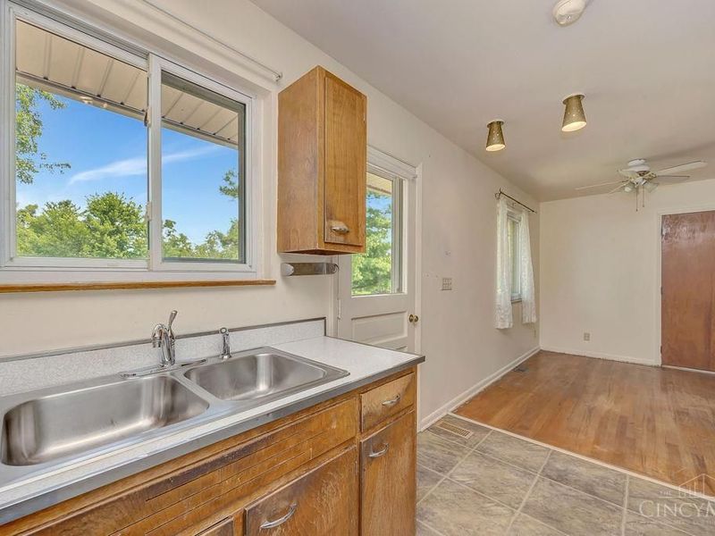 8036 Laray Drive, West Chester, OH 45069 Photo 11