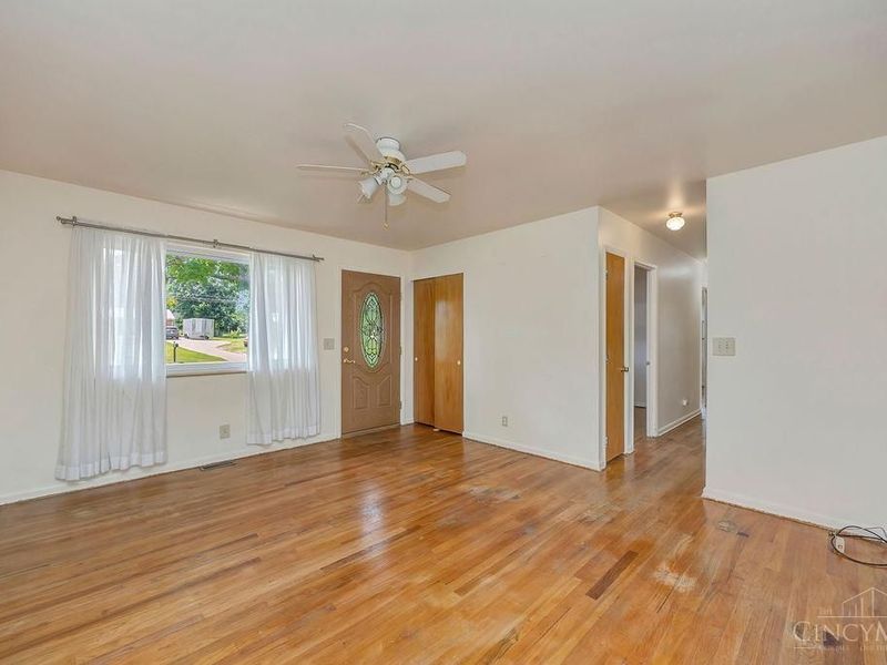 8036 Laray Drive, West Chester, OH 45069 Photo 5