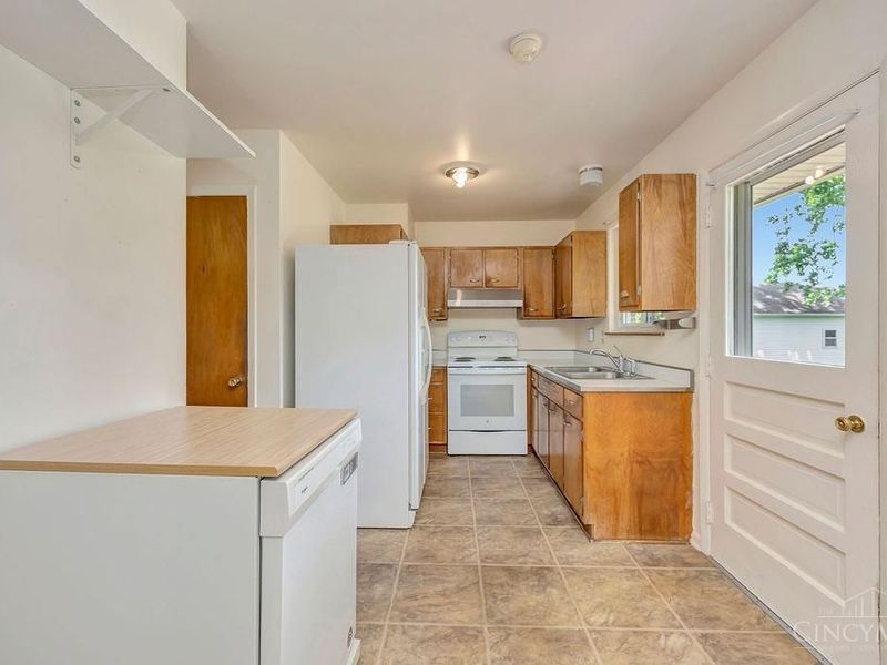 8036 Laray Drive, West Chester, OH 45069 Photo 7