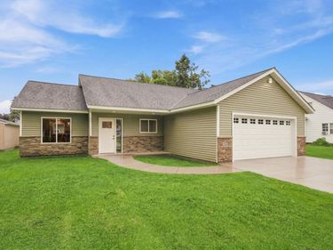 210 S Chestnut Street, Belle Plaine, MN 56011