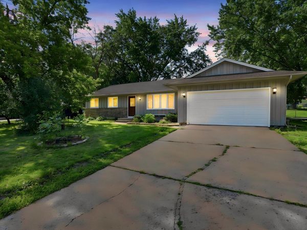 916 Whitney Drive , Apple Valley, MN 55124