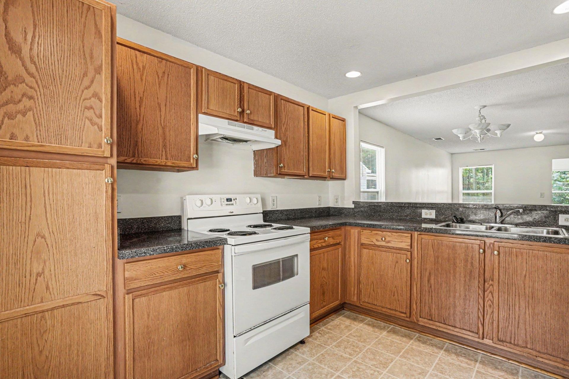 396 Bellegrove Dr.  Photo 9