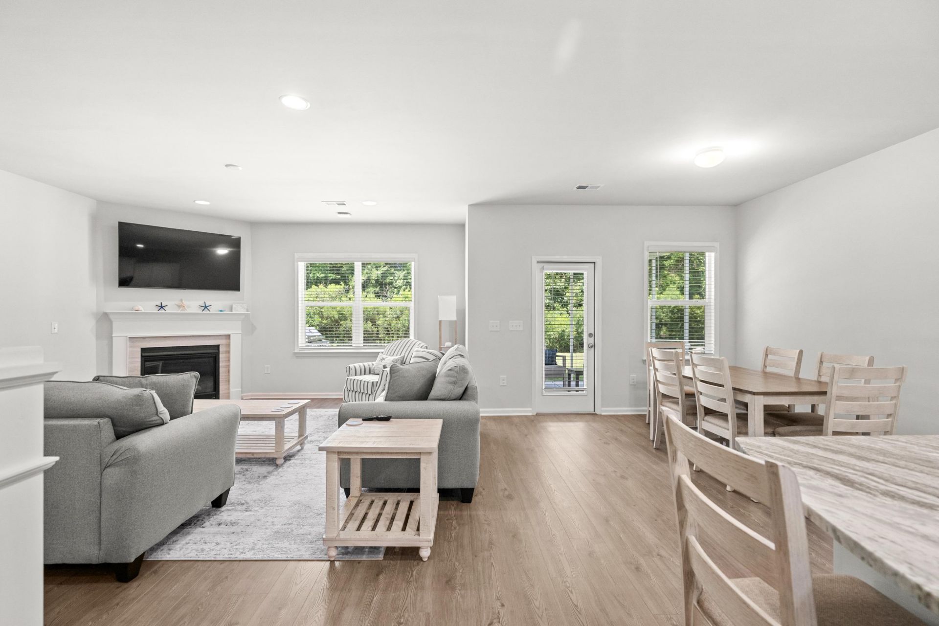 2626 Ellesmere Circle  Photo 11