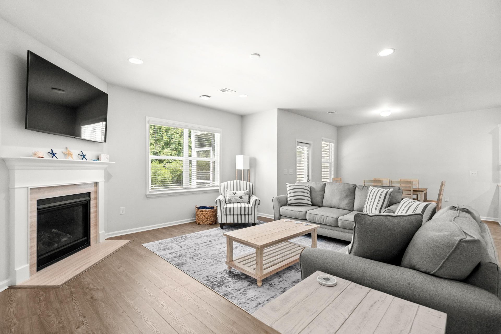 2626 Ellesmere Circle  Photo 14