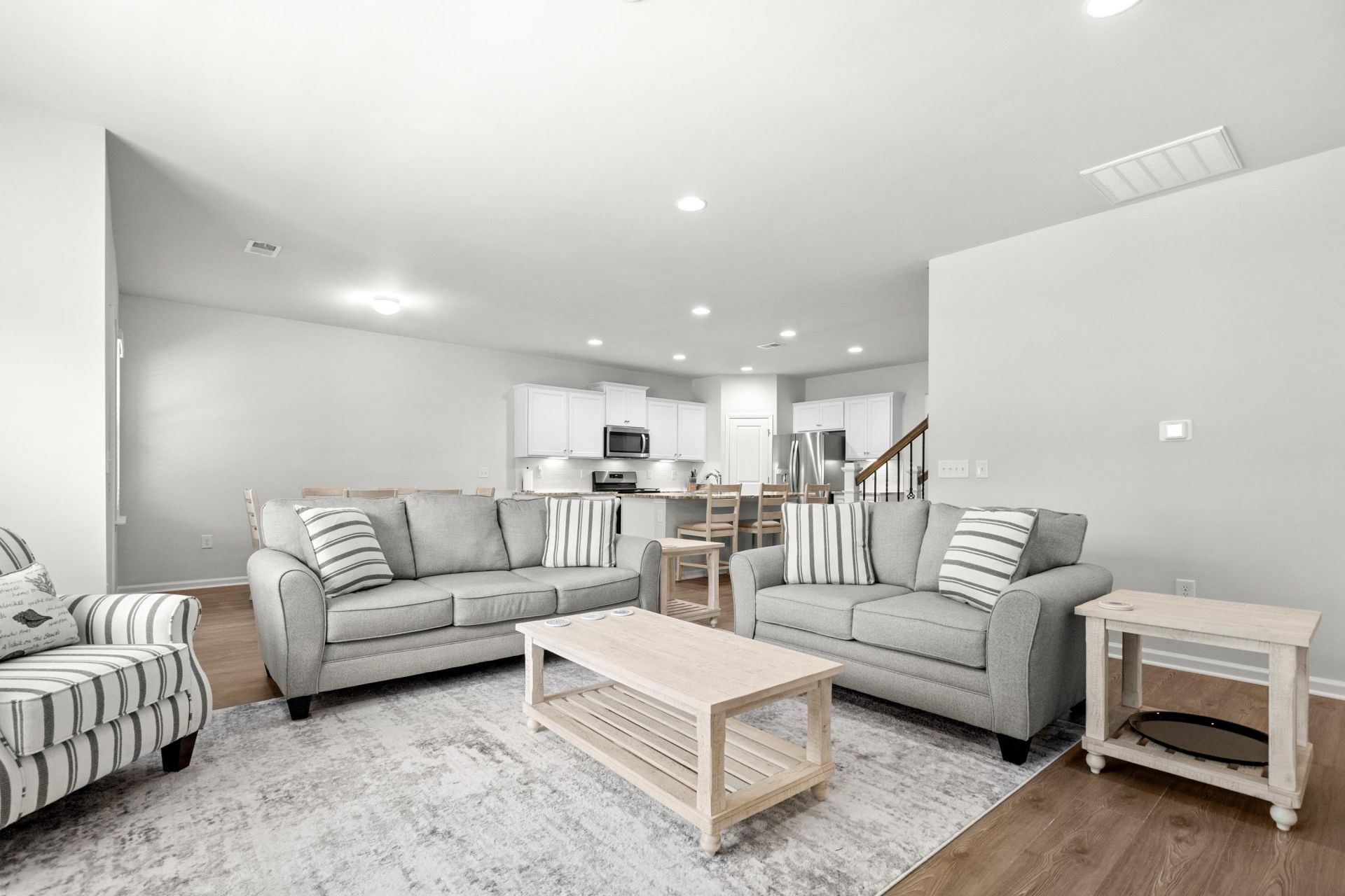 2626 Ellesmere Circle  Photo 15