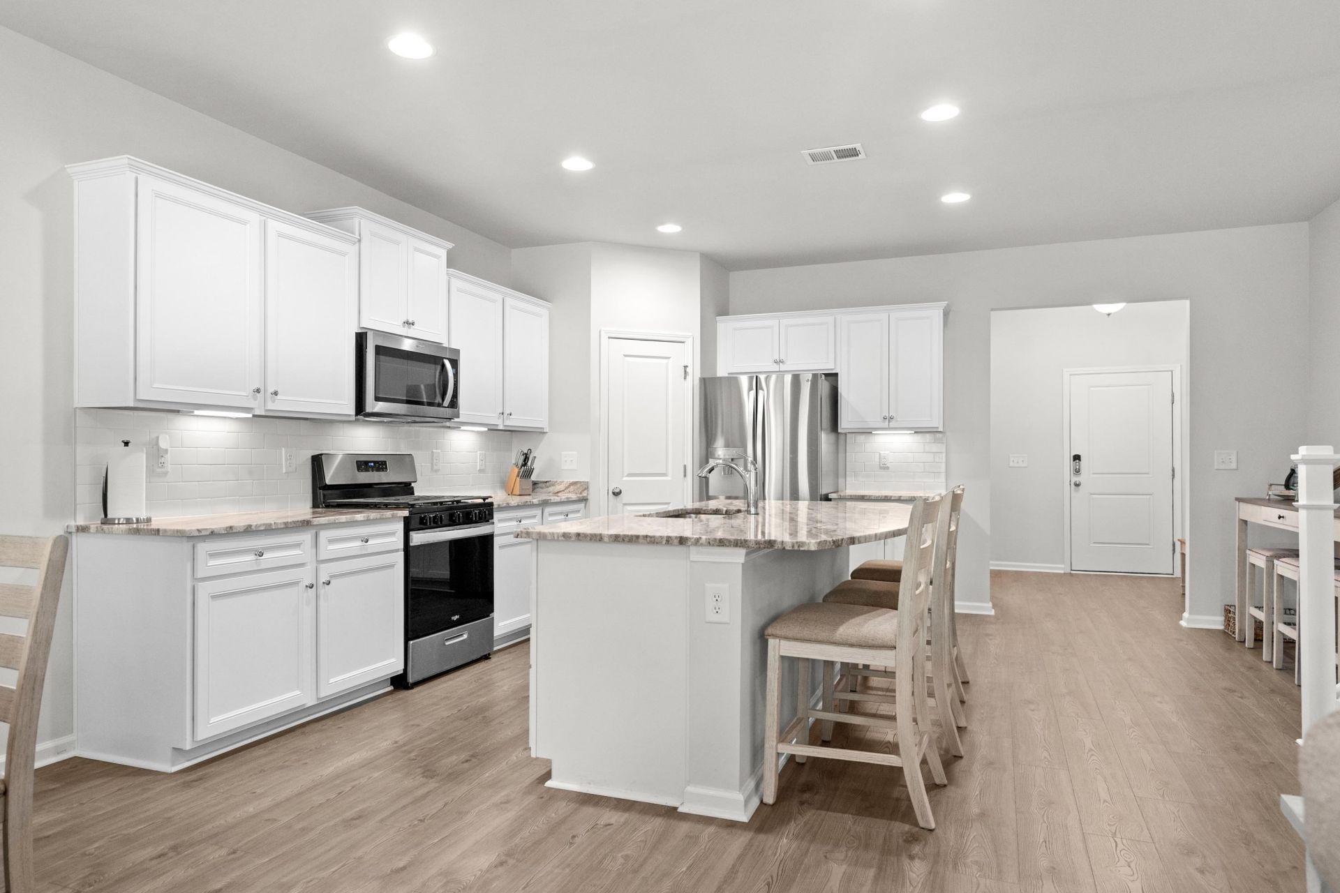2626 Ellesmere Circle  Photo 16