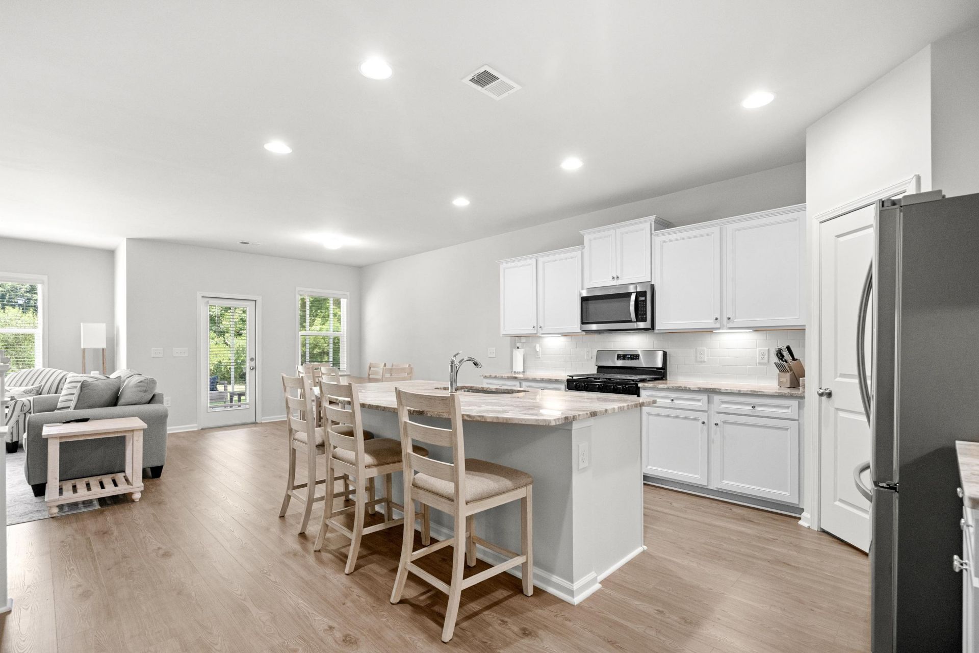 2626 Ellesmere Circle  Photo 17