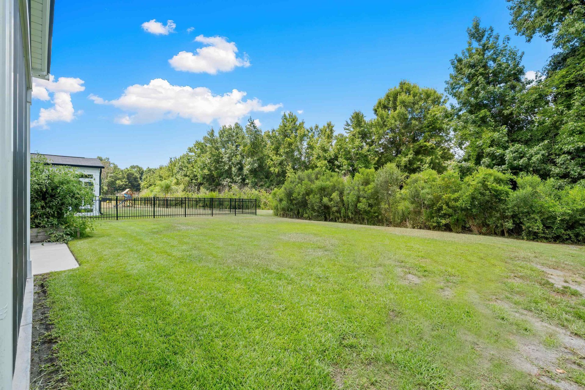 2626 Ellesmere Circle  Photo 31