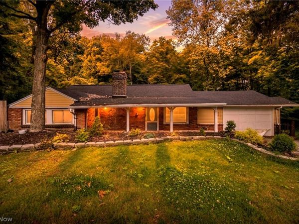 7218 Grove Avenue , Oakwood Village, OH 44146