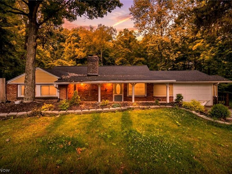7218 Grove Avenue, Oakwood Village, OH 44146 Photo 1