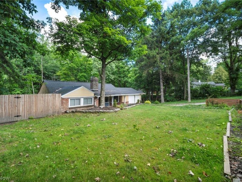7218 Grove Avenue, Oakwood Village, OH 44146 Photo 5