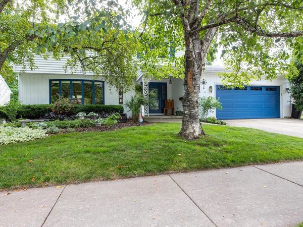 1715 N VIOLA STREET, Appleton, WI 54911