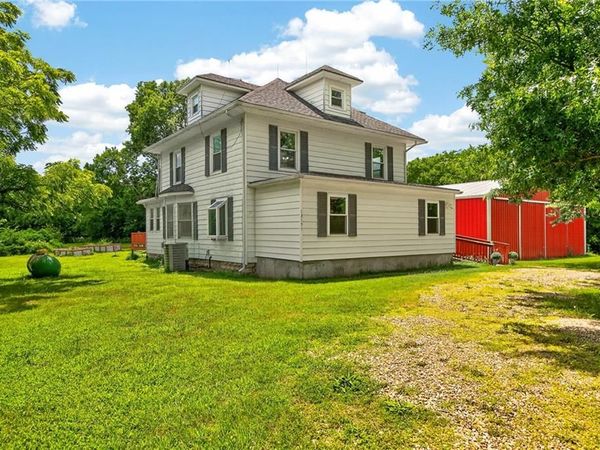 13151 62nd Street, Oskaloosa, KS 66066