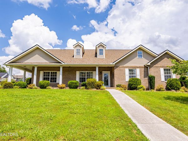 8002 Stone Hollow Drive, Knoxville, TN 37924