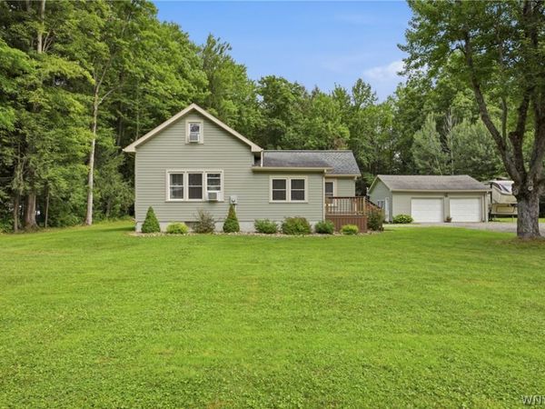 2292 New Jerusalem Road , Eden, NY 14057