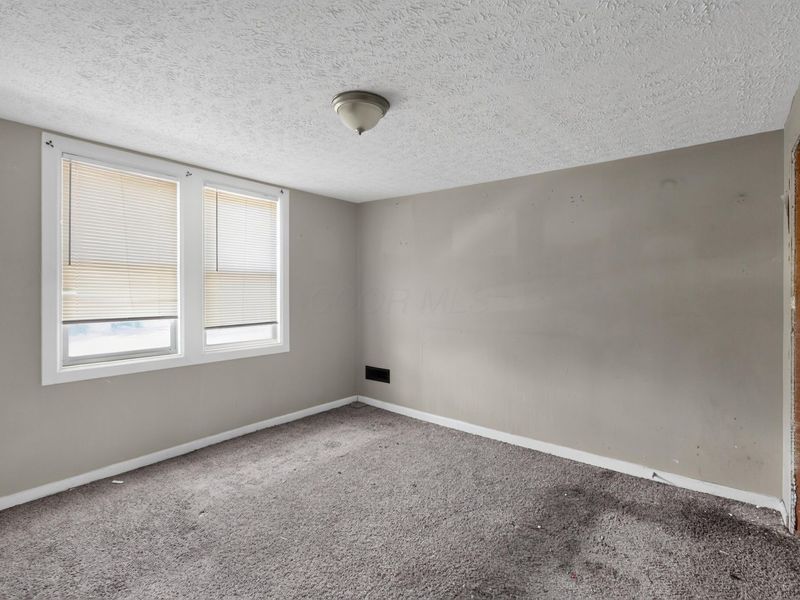 176 S Burgess Avenue, Columbus, OH 43204 Photo 9