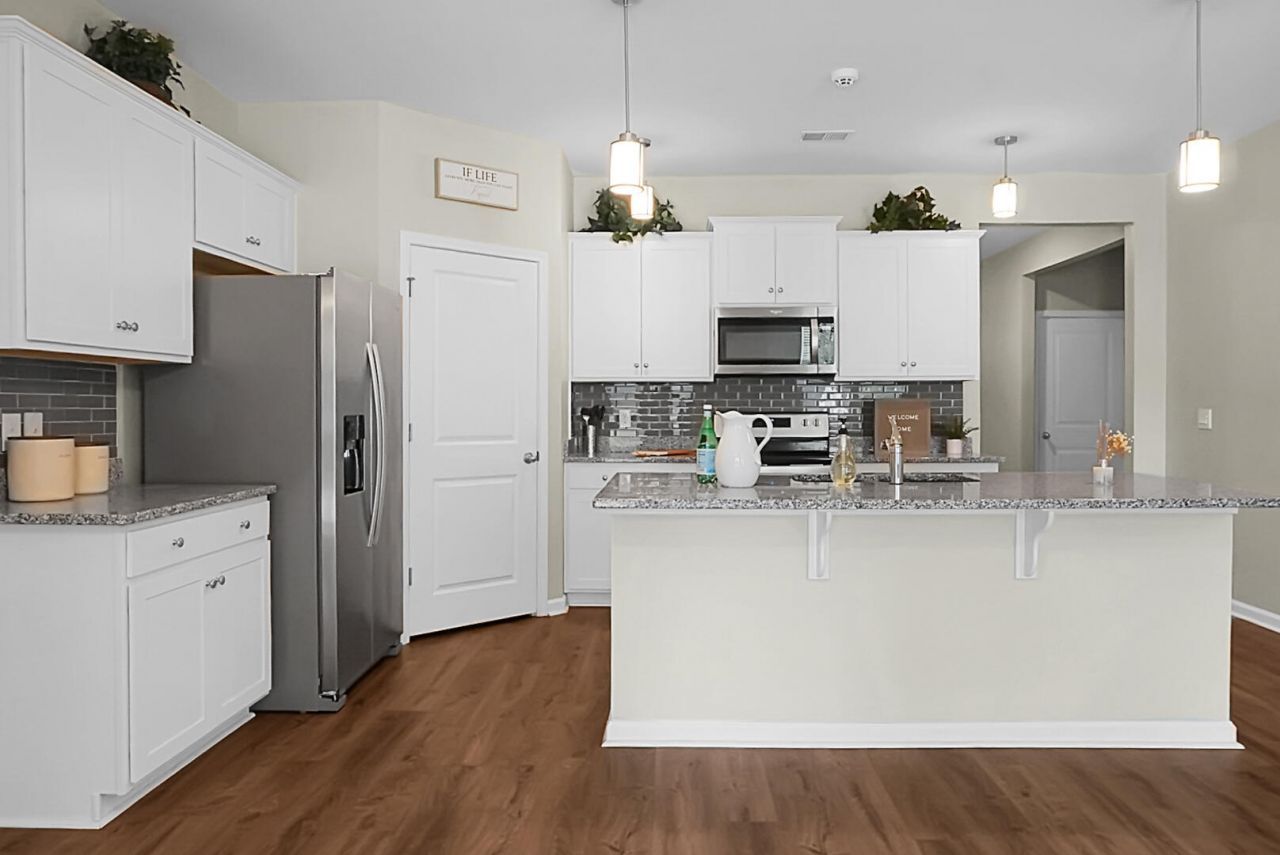 335 Spruce Ivy Street Photo 10
